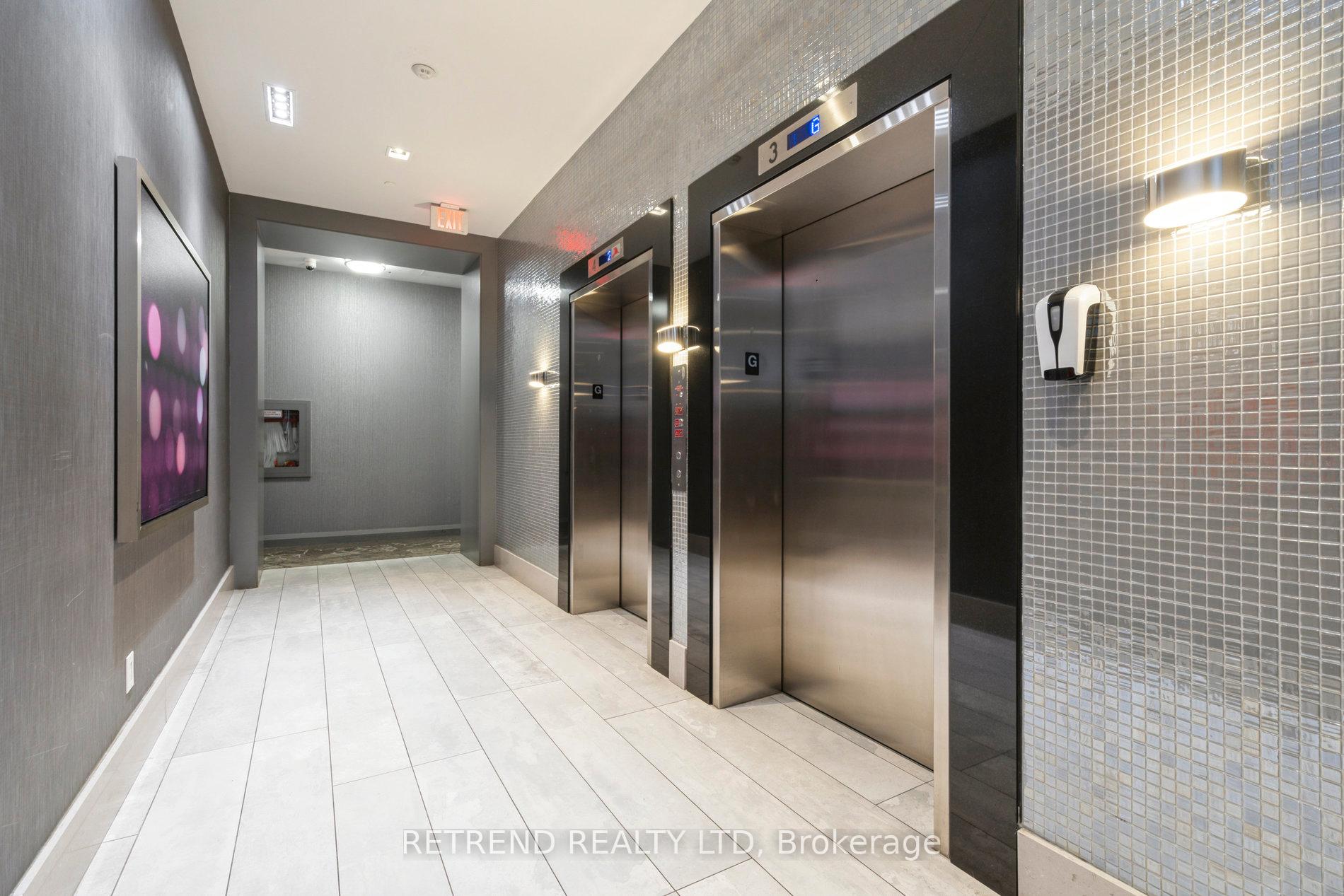 3 Bedrooms Condo at 525 Adelaide, Toronto For sale