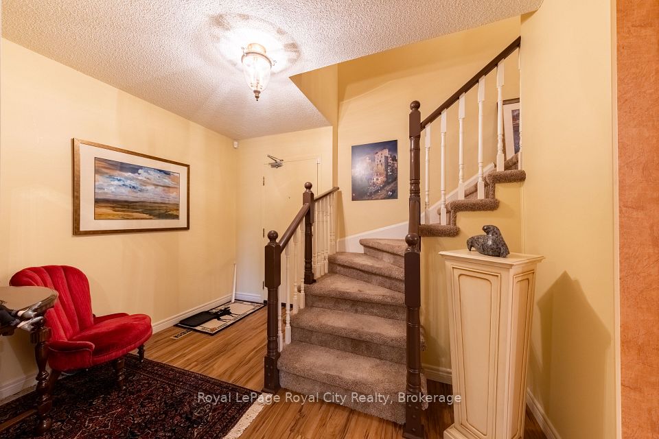 #101 - 121 Waterloo Avenue, Guelph, ON N1H 3H9
