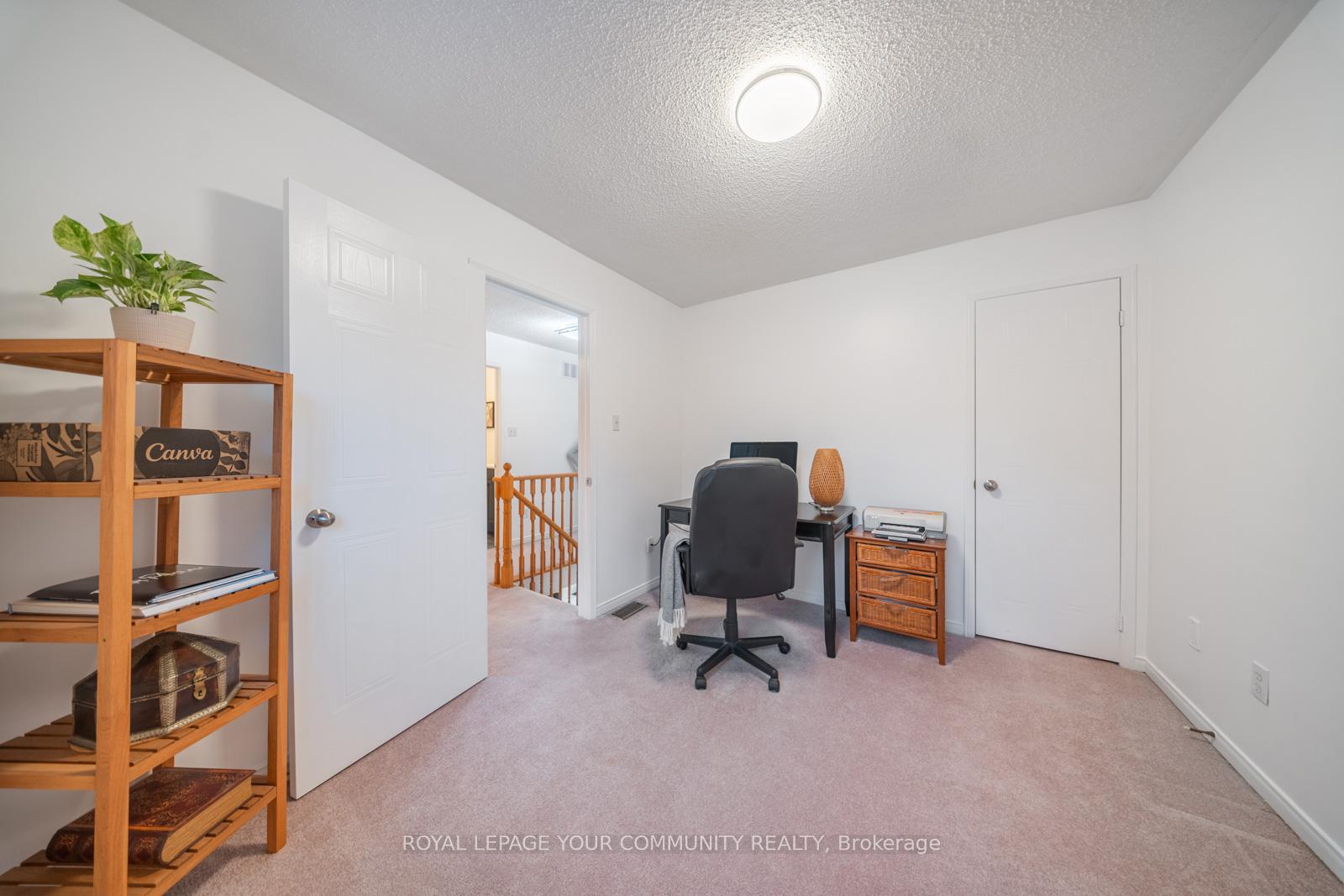 3 Bedrooms Condo at 5865 Dalebrook, Mississauga For sale