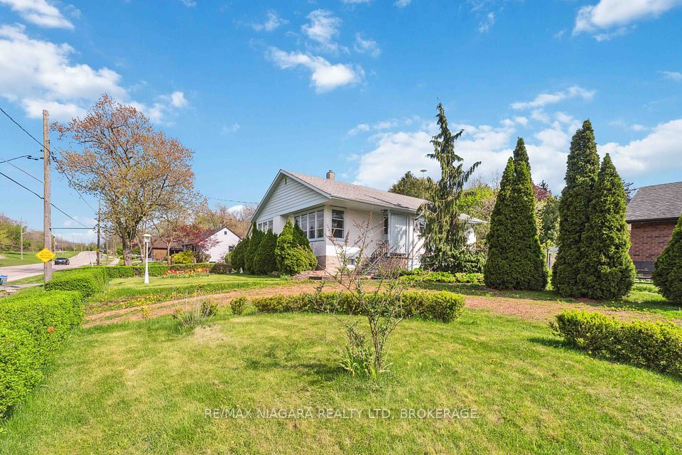 163 & 165 Bradley Street, St. Catharines, ON L2T 1R9