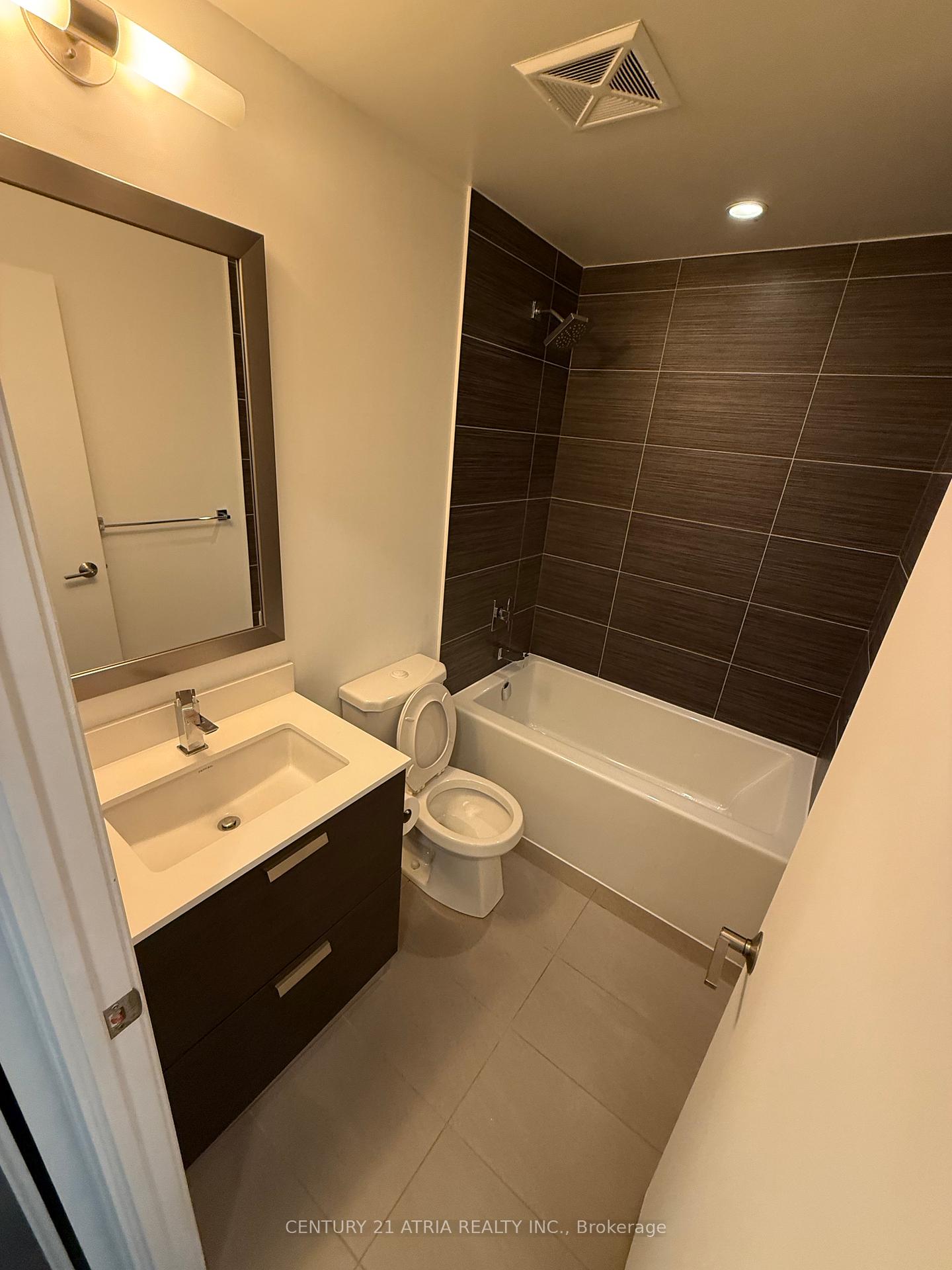 2 Bedrooms Condo at 11 Bogert, Toronto For sale