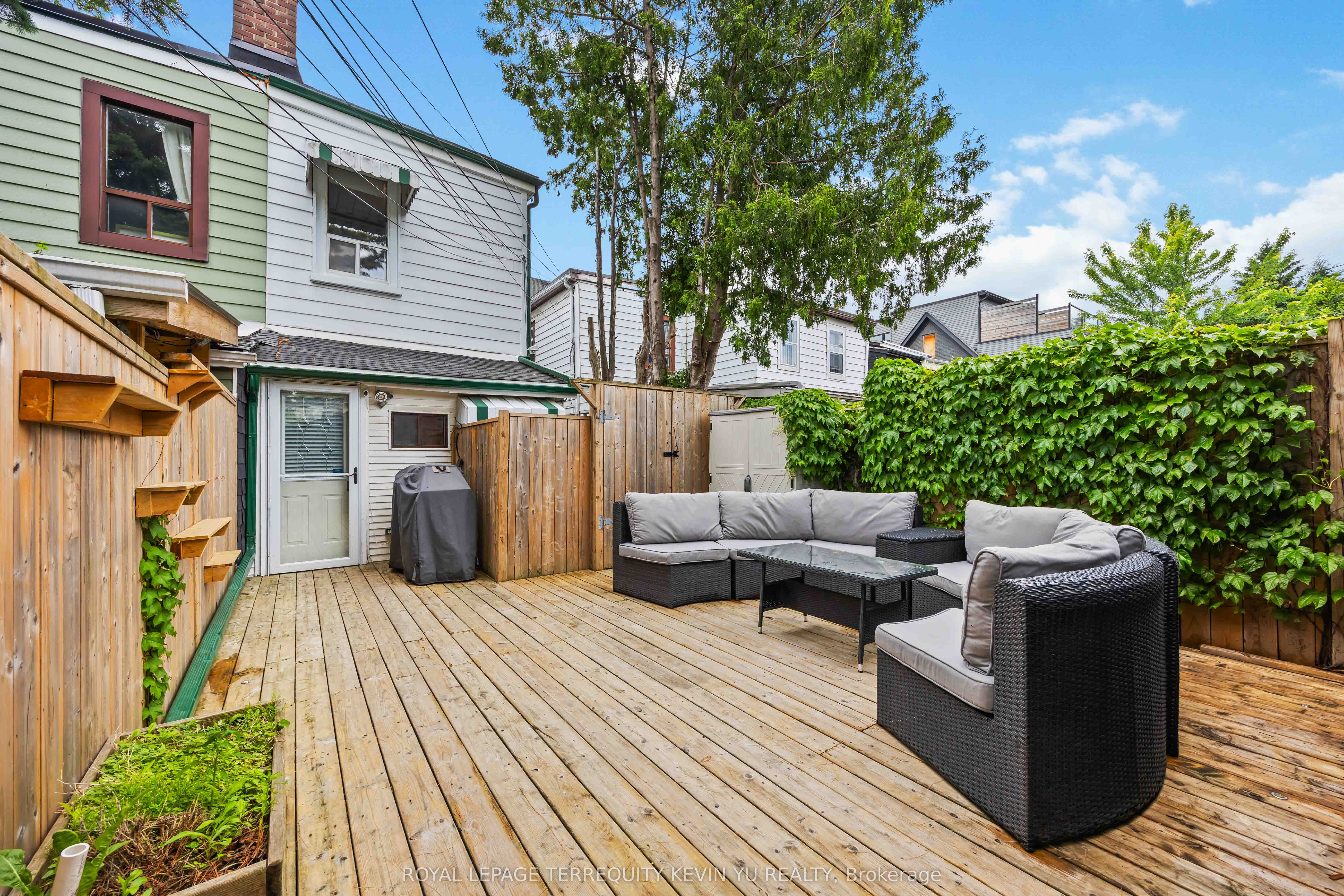 23 Edwin Avenue