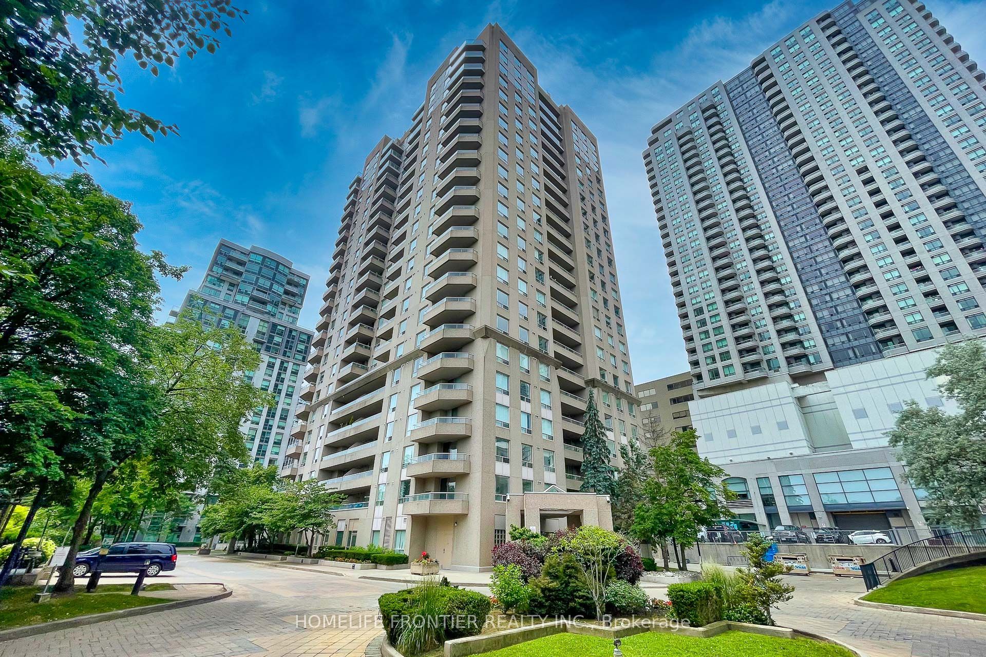#305 - 18 Hillcrest Avenue, Toronto, ON M2N 6T5