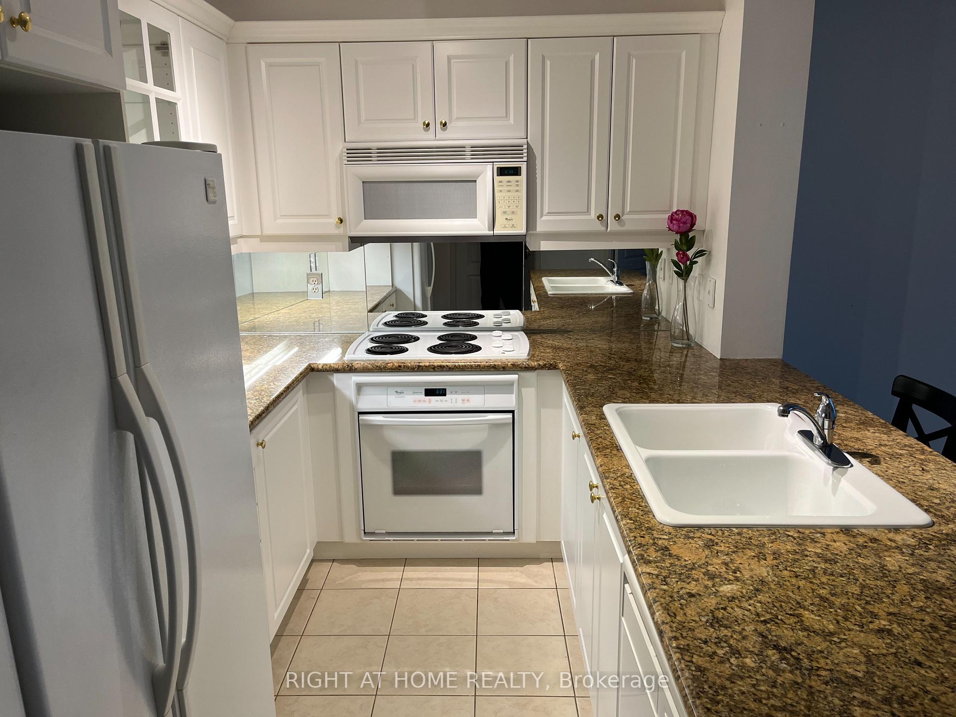 1 Bedroom Condo at 3130 Yonge, Toronto For sale