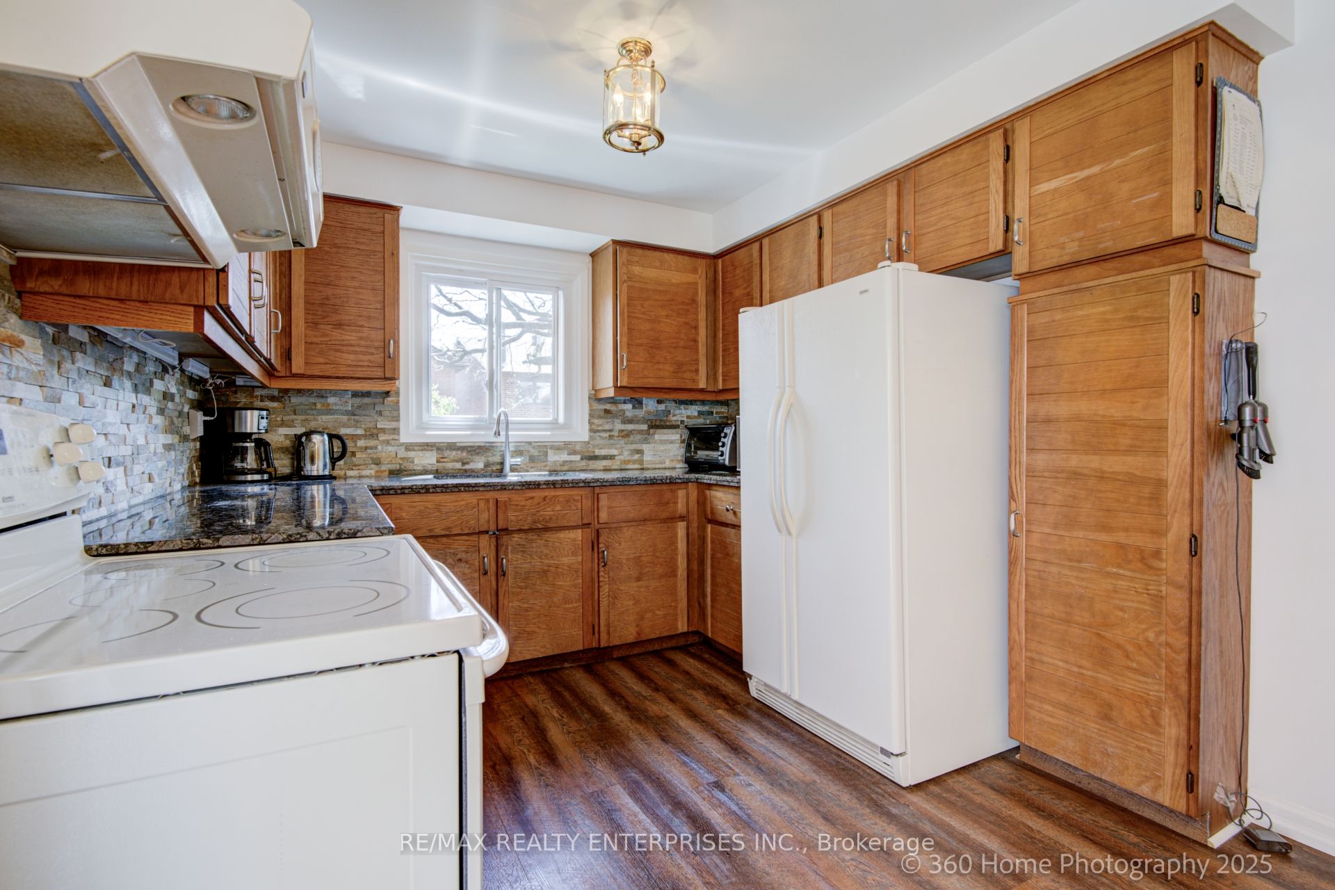 4425 Sawmill Valley Drive