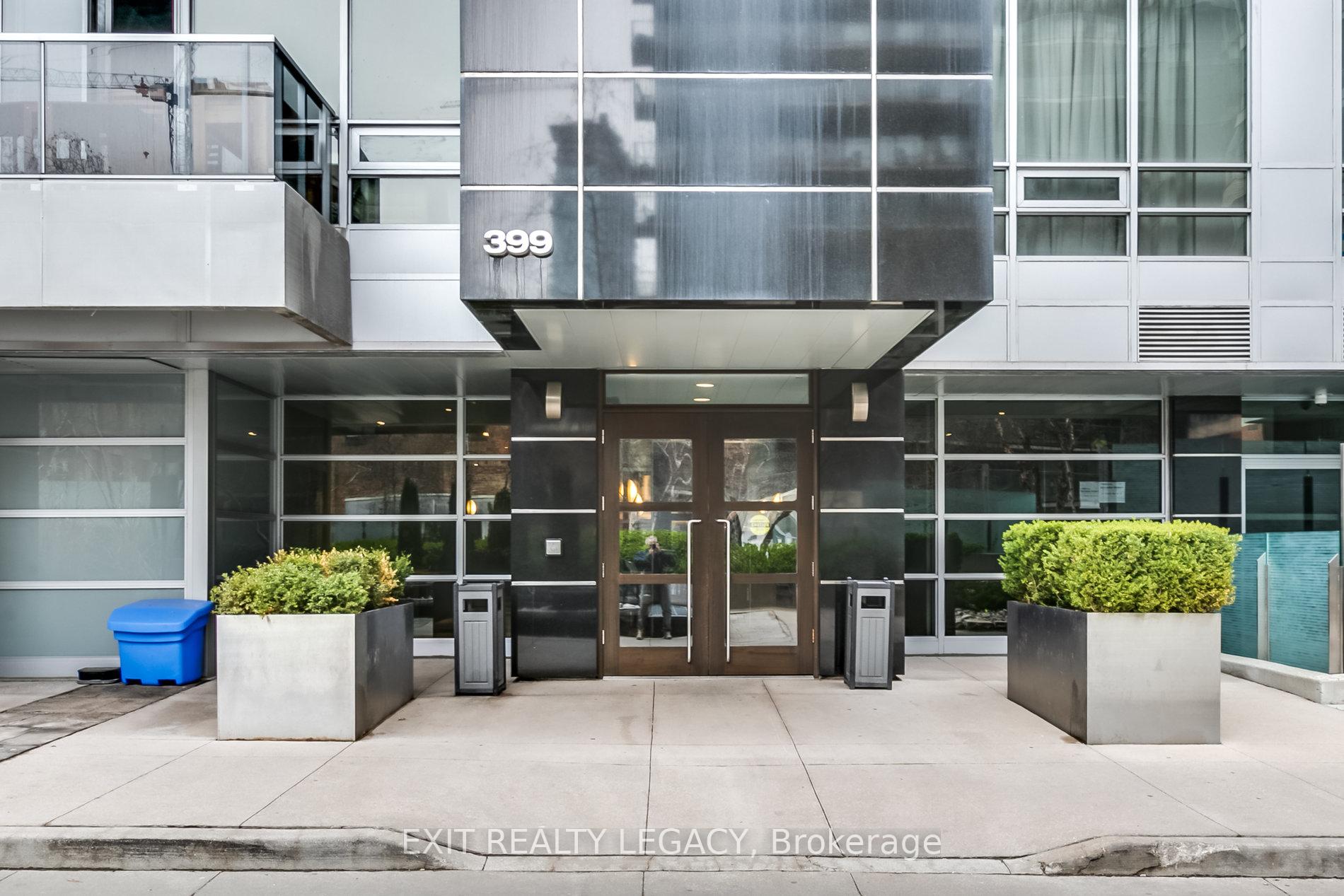 1 Bedroom Condo at 399 Adelaide,  Toronto For sale