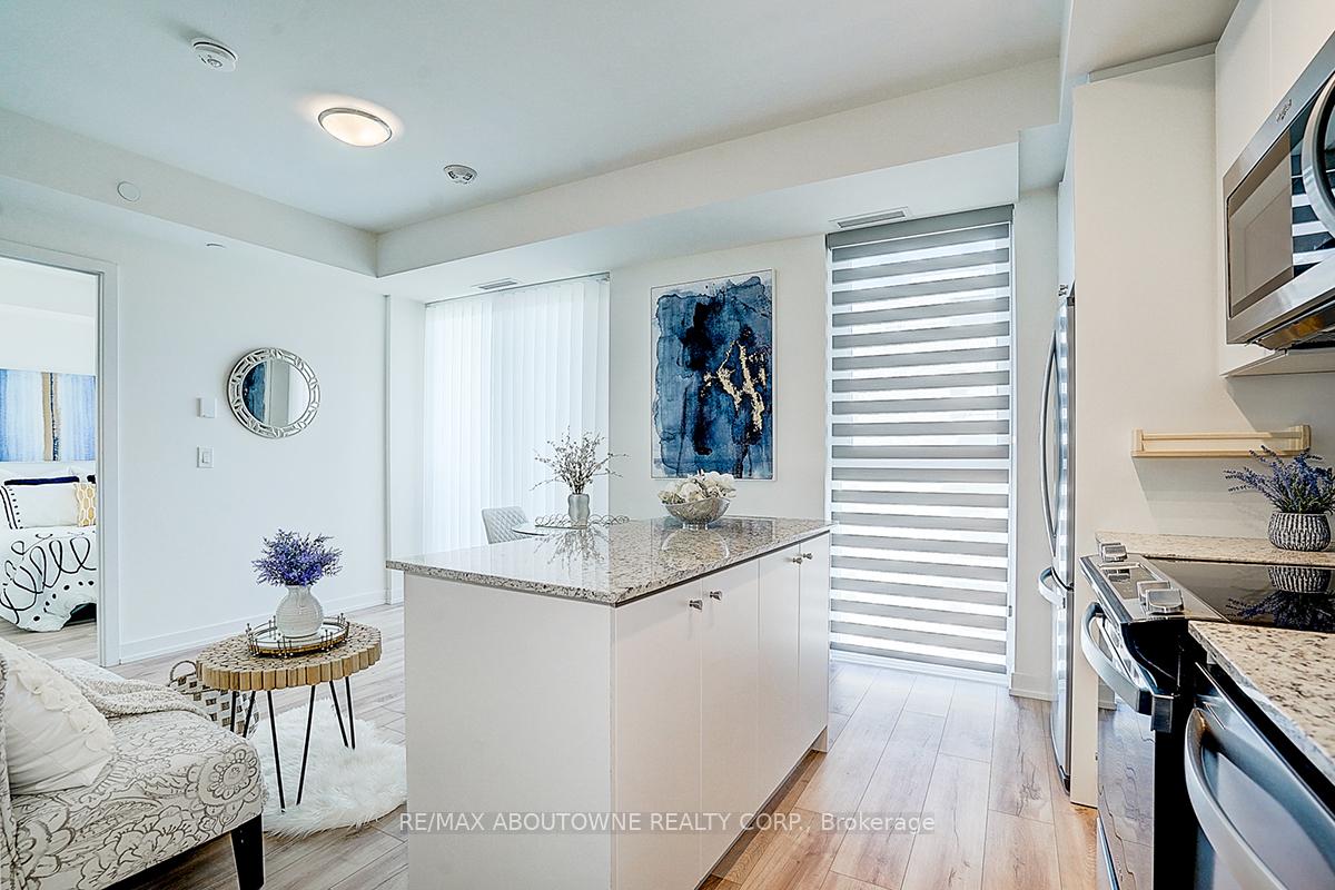 1 Bedroom Condo at 335 Wheat Boom,  Oakville For sale