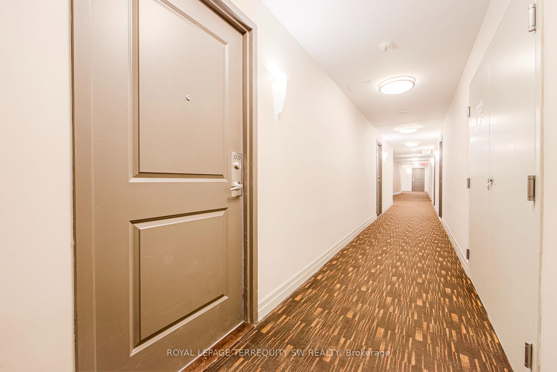 3 Bedrooms Condo at 628 Fleet, Toronto For sale