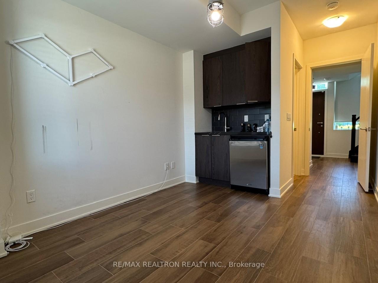 3 Bedrooms Condo at 25 Sonic, Toronto For sale
