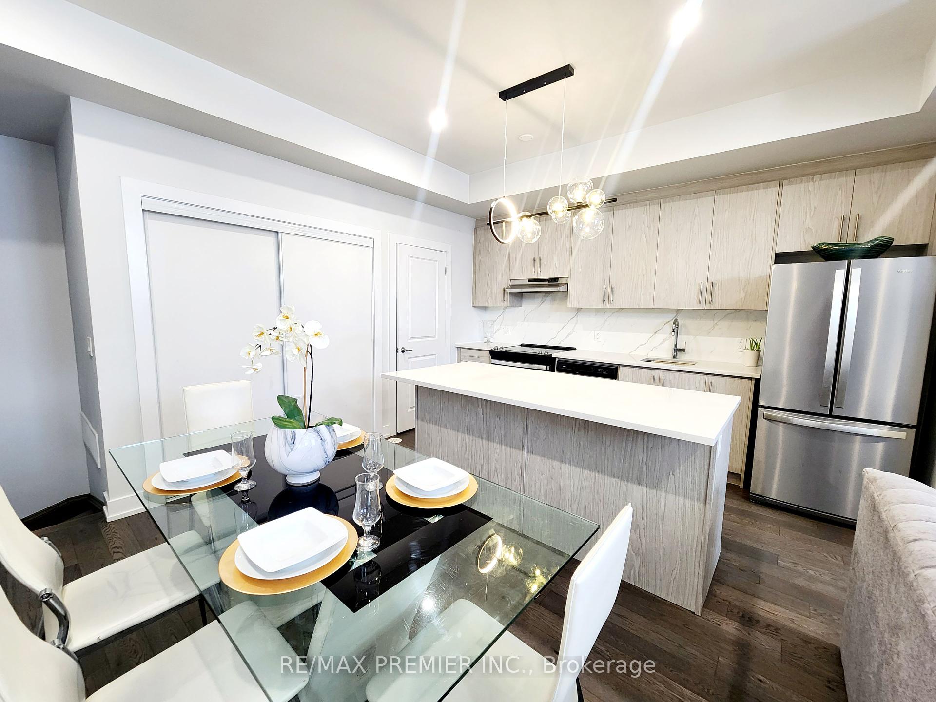 3 Bedrooms Condo at 9560 ISLINGTON,  Vaughan For sale