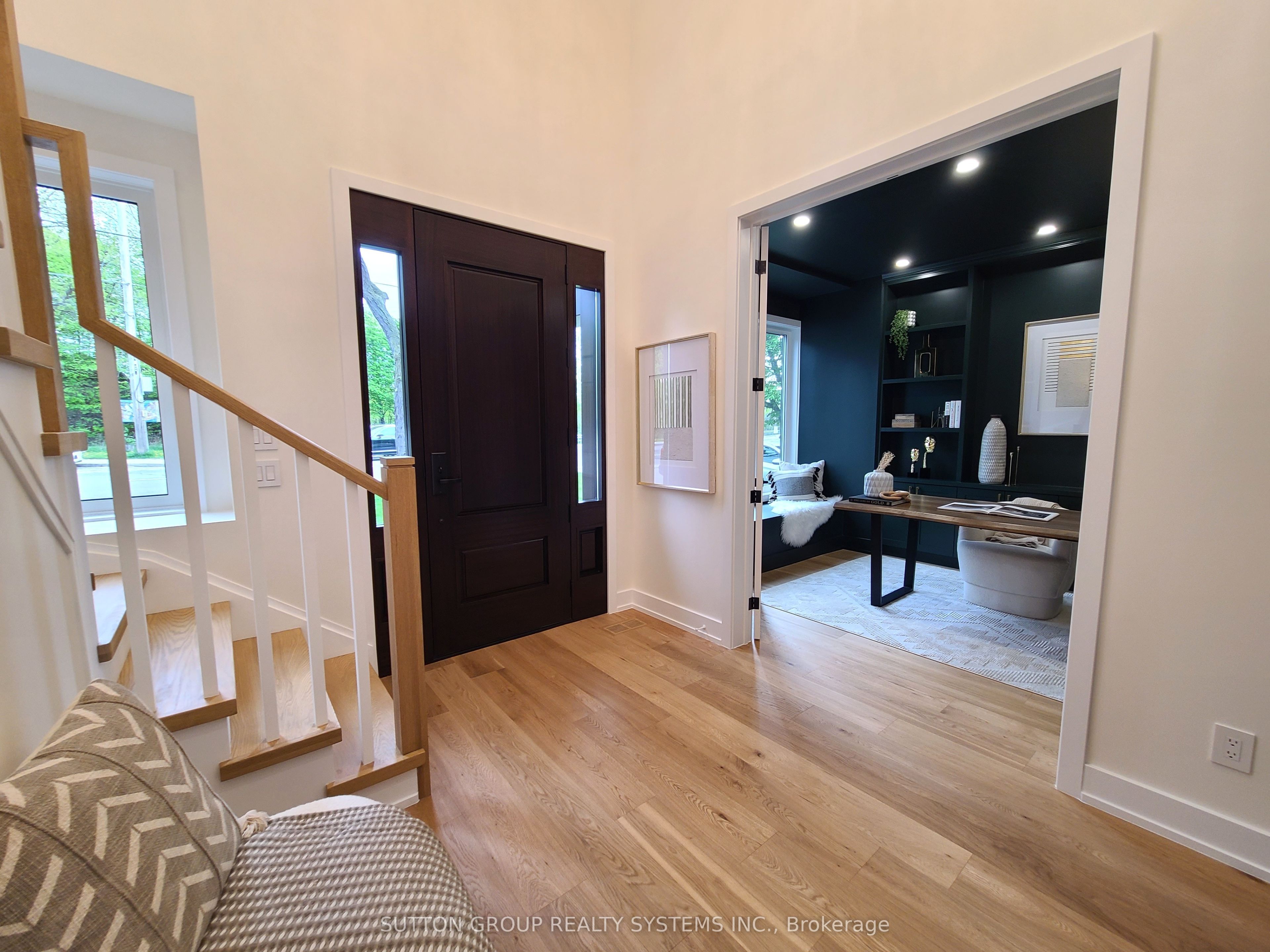 21 South Kingsway