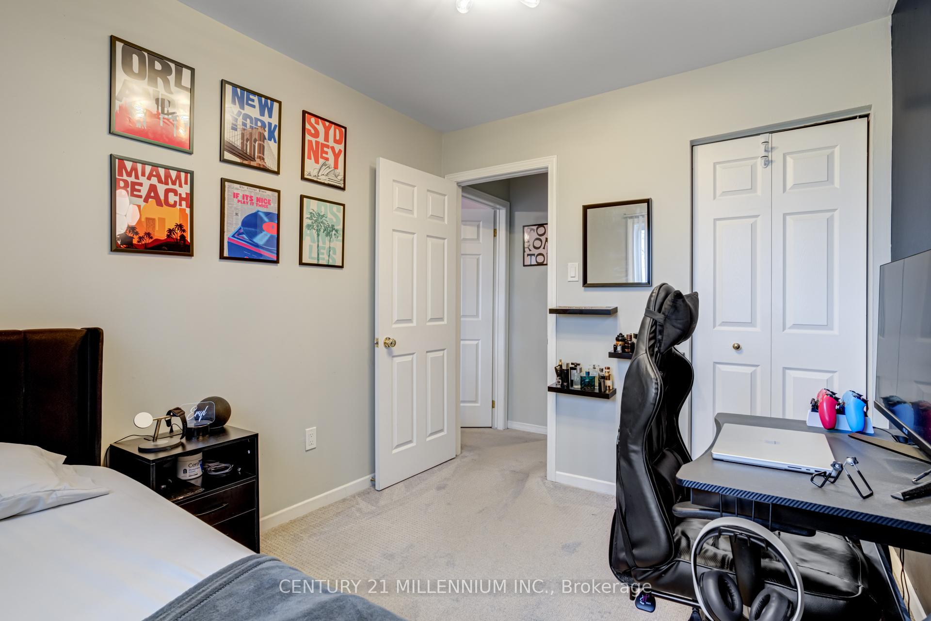 3 Bedrooms Condo at 1536 Sixth, Oakville For sale