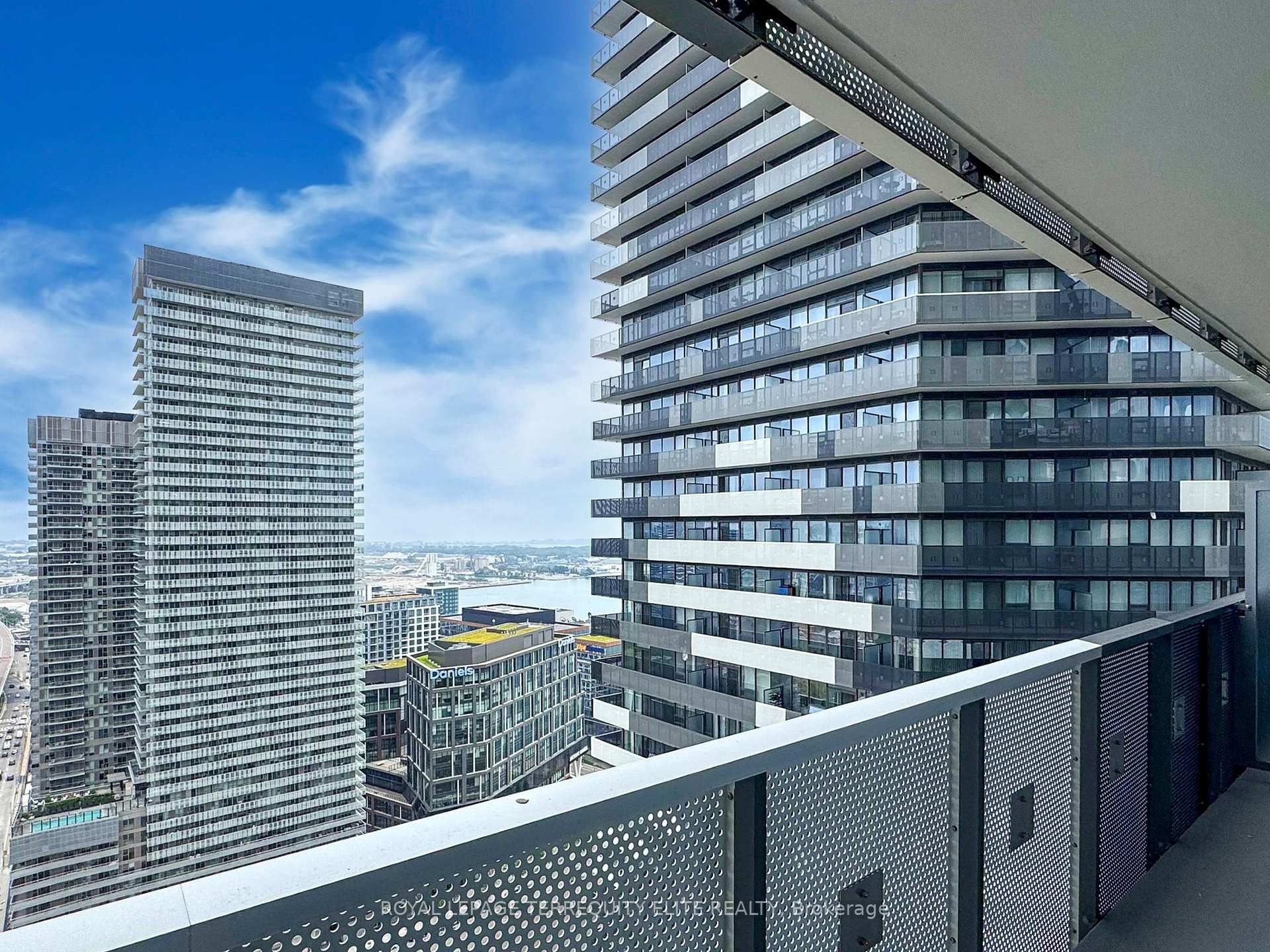 1 Bedroom Condo at 55 Cooper, Toronto For sale