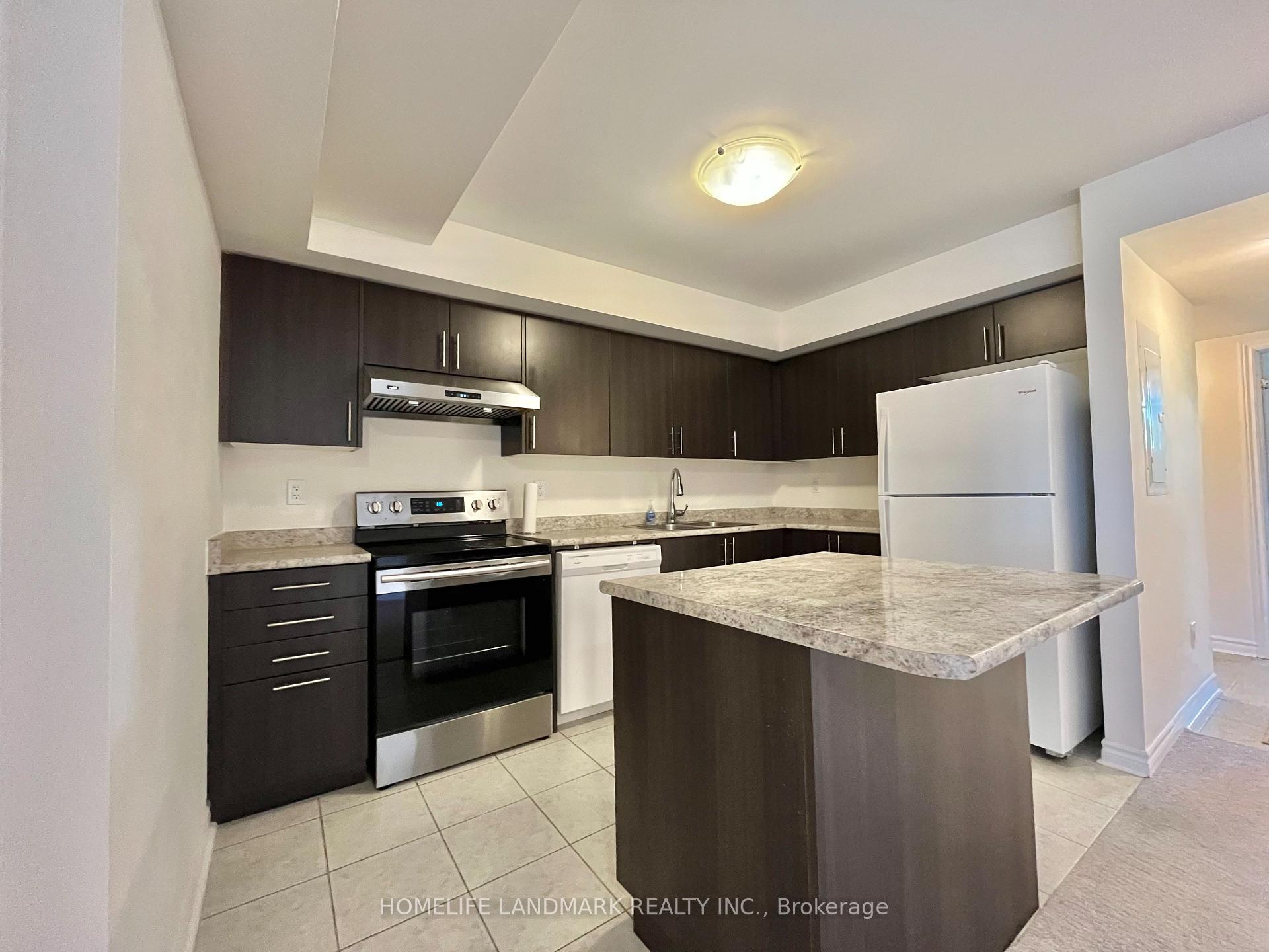 3 Bedrooms Condo at 13 Eaton Park, Toronto For sale