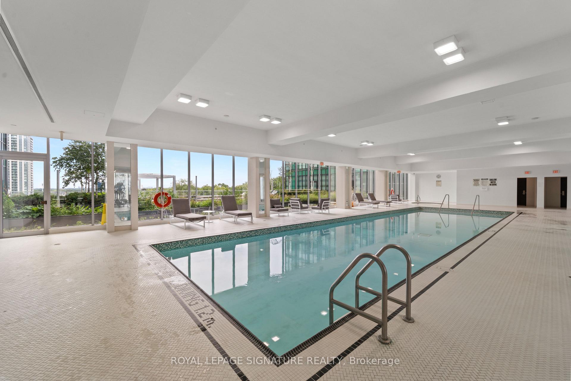2 Bedrooms Condo at 11 Bogert, Toronto For sale