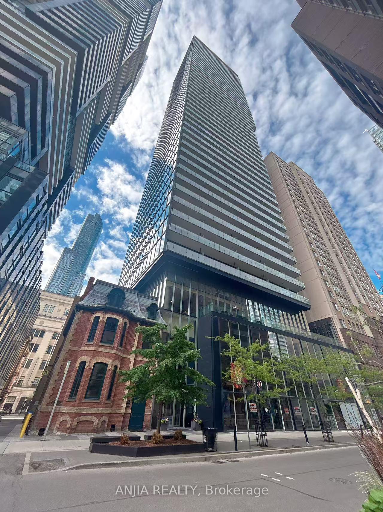 1 Bedroom Condo at 15 Grenville, Toronto For sale