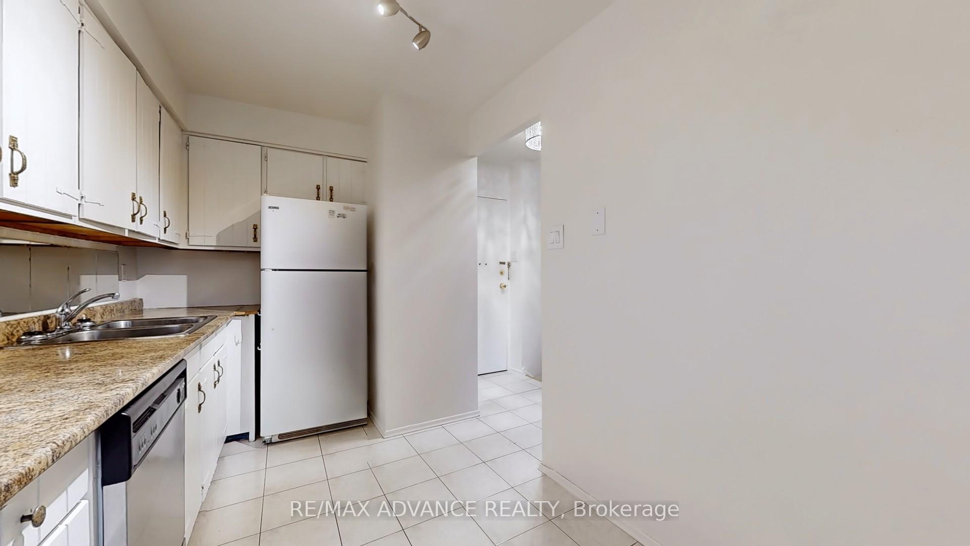 4 Bedrooms Condo at 165 Cherokee, Toronto For sale
