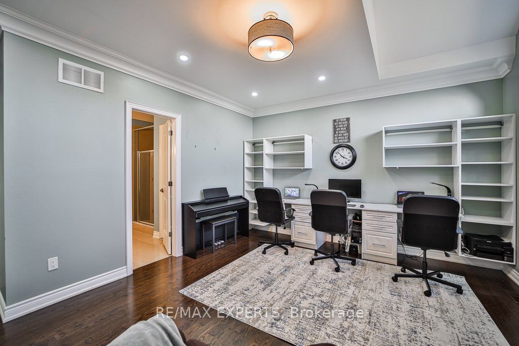 28 Pendergast Court