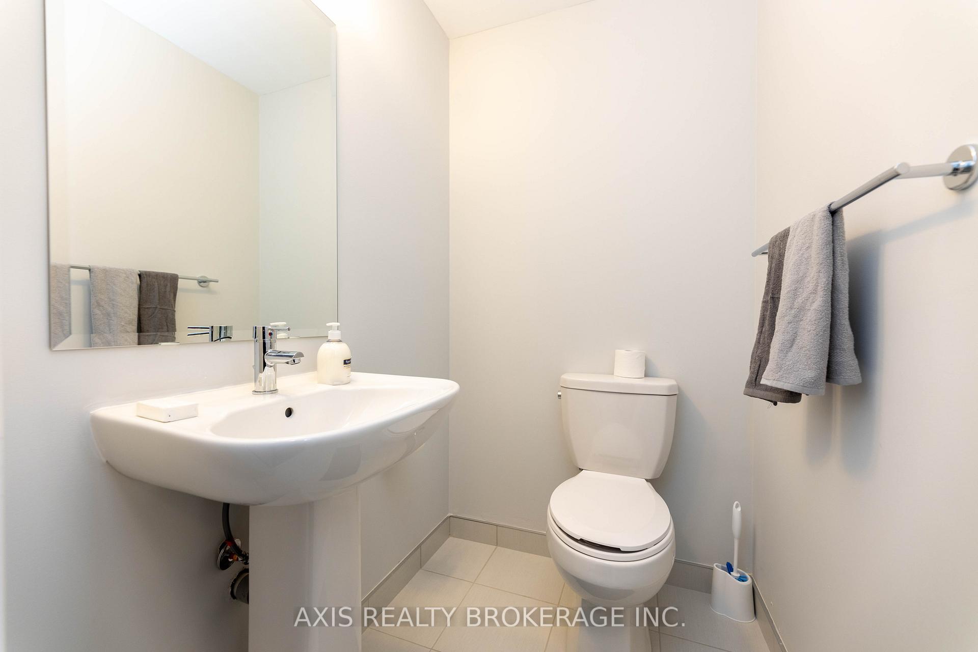 2 Bedrooms Condo at 349 Wheat Boom, Oakville For sale