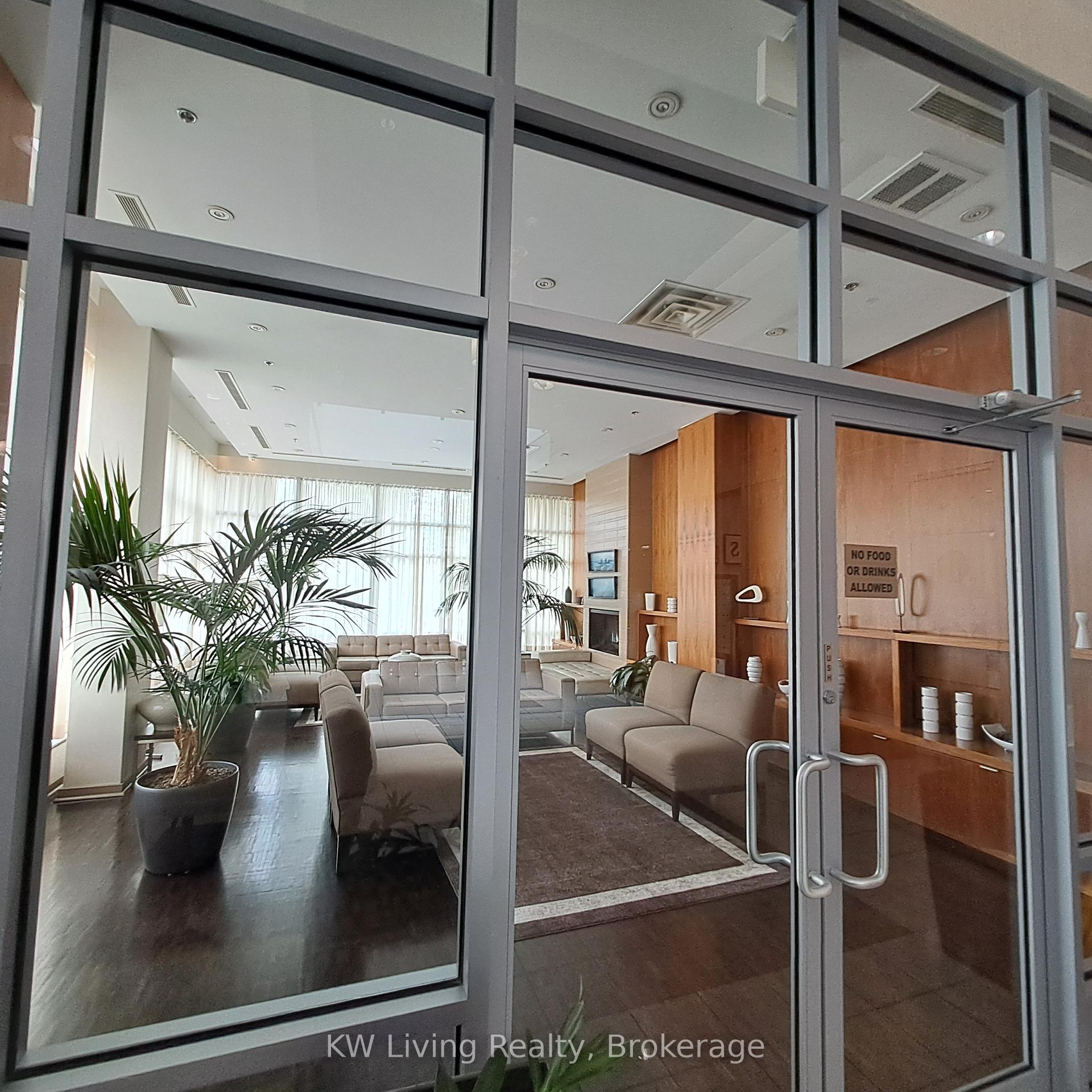 2 Bedrooms Condo at 33 Elm, Mississauga For sale