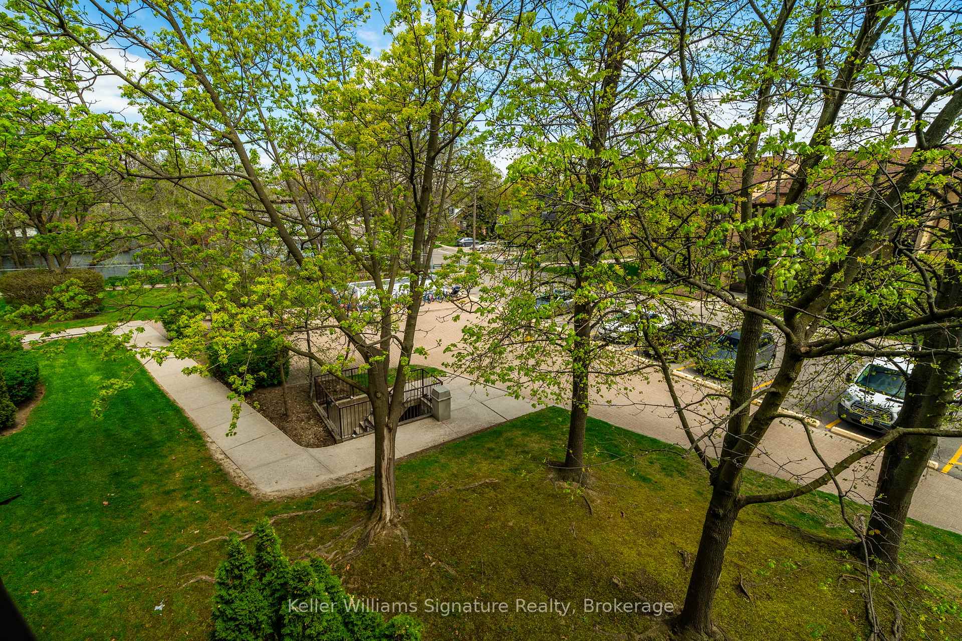 3 Bedrooms Condo at 3835 Lake Shore, Toronto For sale