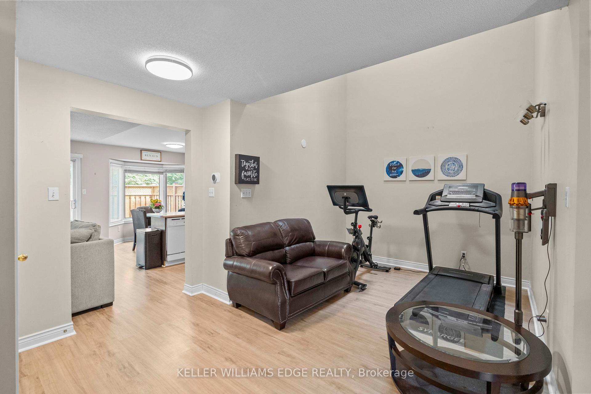 3 Bedrooms Condo at 320 Hamilton, Hamilton For sale
