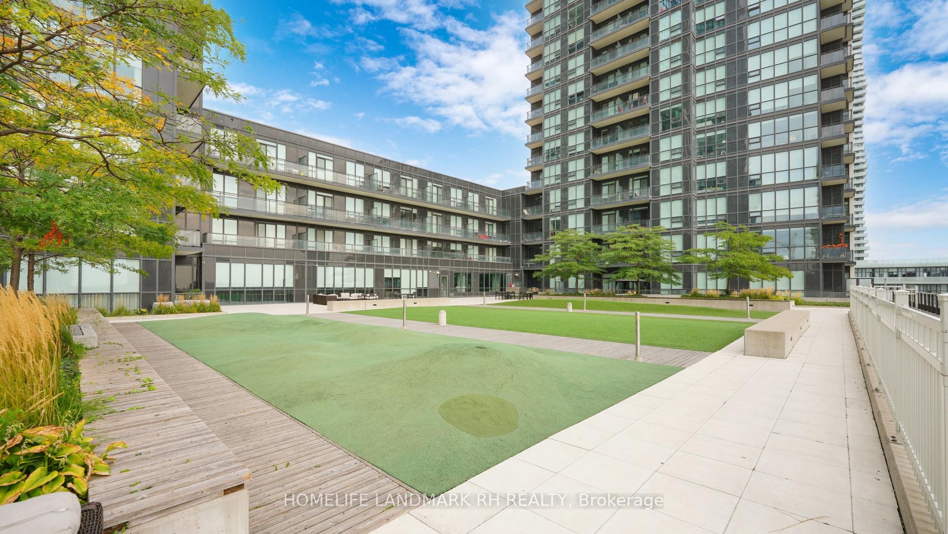 3 Bedrooms Condo at 510 Curran, Mississauga For sale