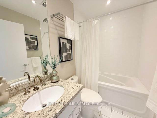 2 Bedrooms Condo at 38 Lee Centre, Toronto For sale
