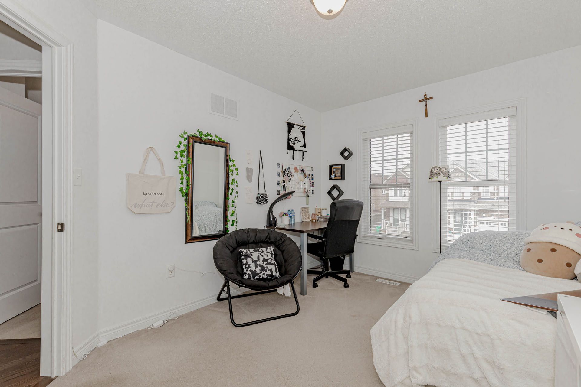 32 Ivor Crescent