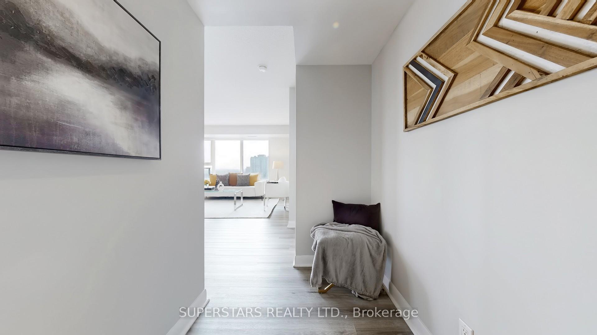 2 Bedrooms Condo at 25 Town Centre, Toronto For sale