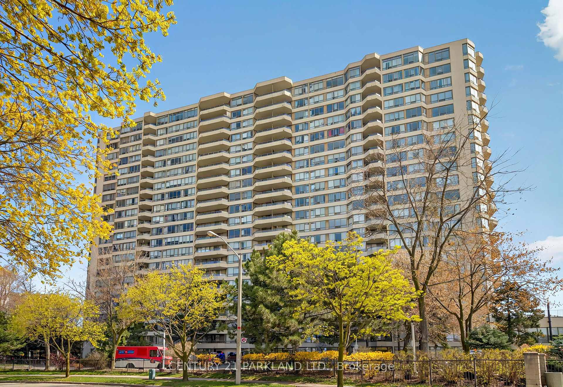 1 Bedroom Condo at 5 Greystone Walk, Toronto For sale