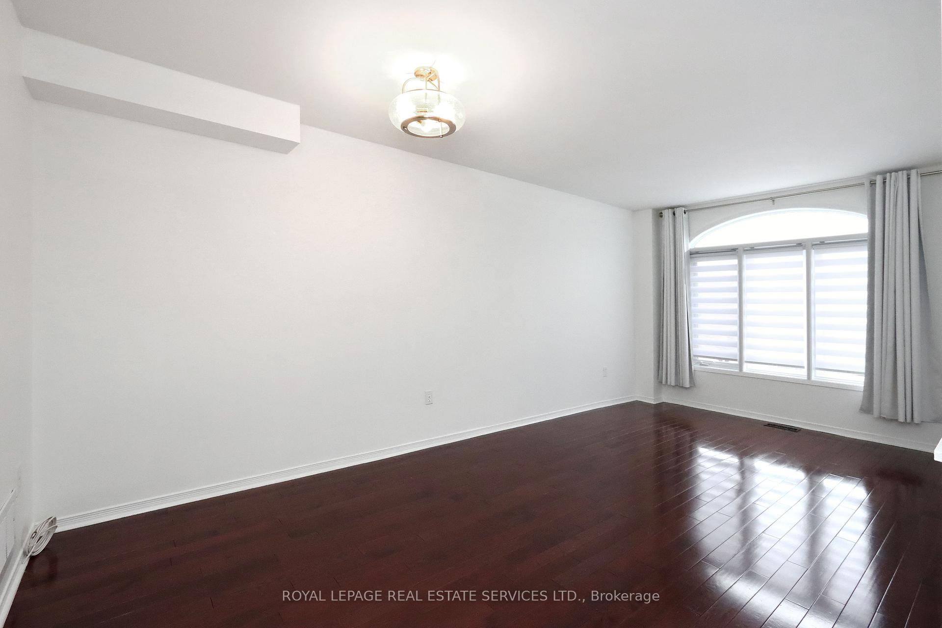 4 Bedrooms Condo at 1168 Arena, Mississauga For sale