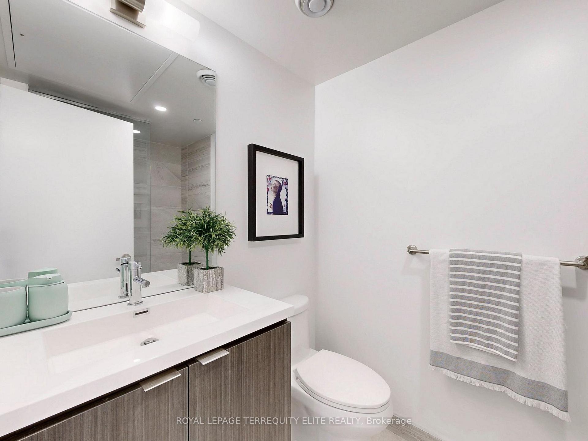1 Bedroom Condo at 55 Cooper, Toronto For sale