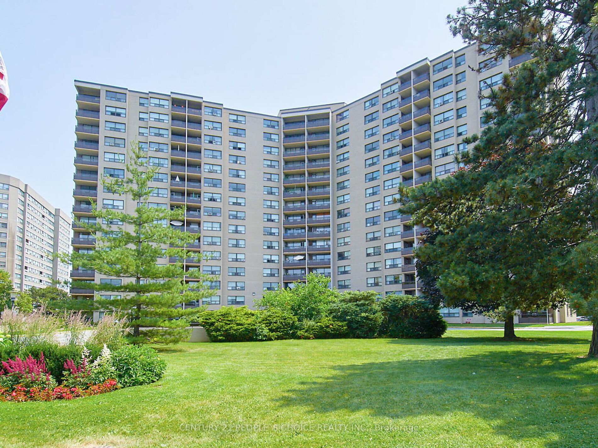 2 Bedrooms Condo at 451 The West Mall, Toronto For sale