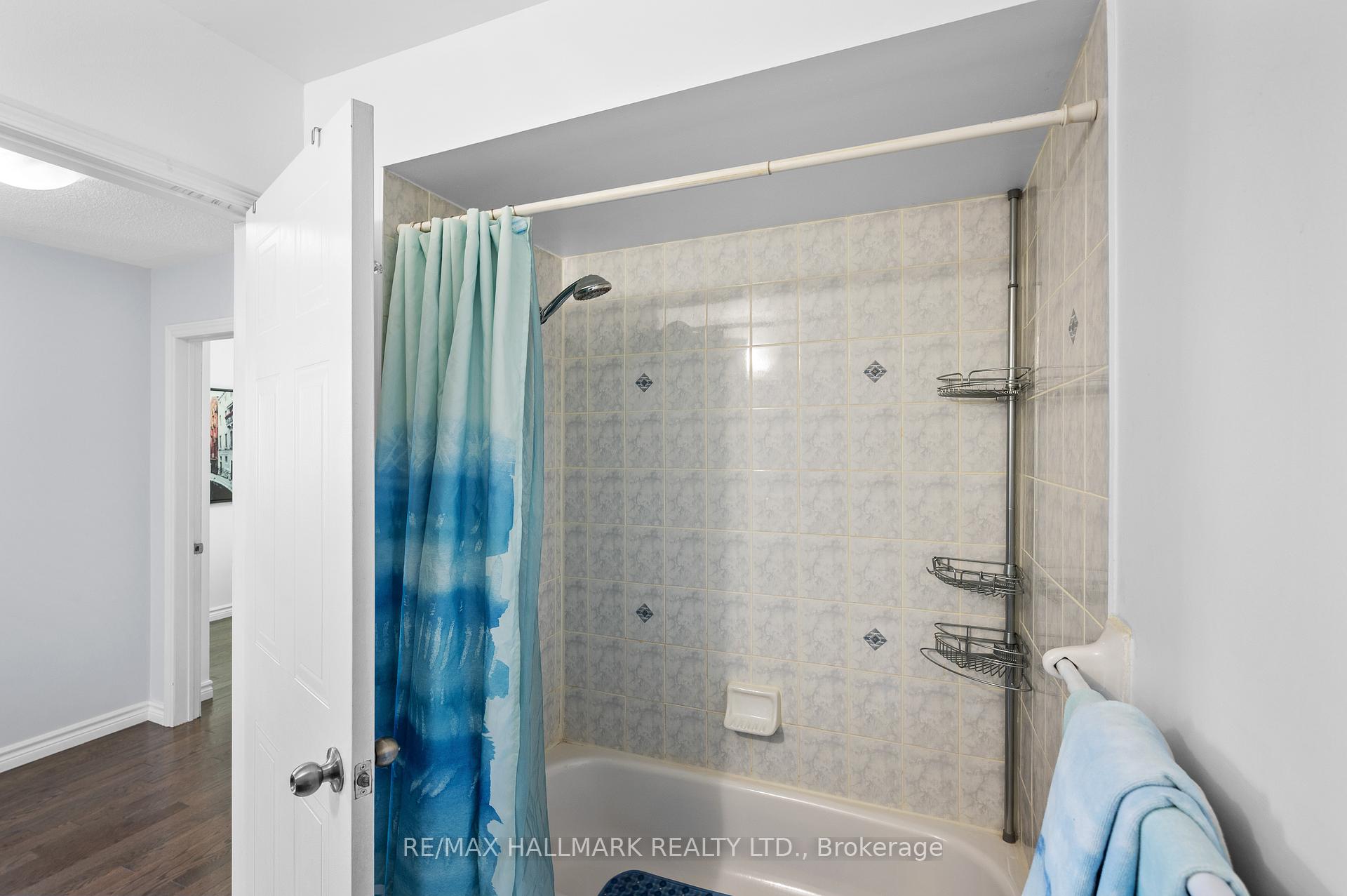 3 Bedrooms Condo at 5950 Glen Erin,  Mississauga For sale