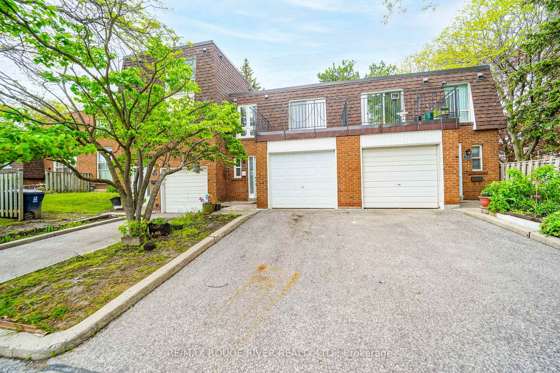 3 Bedrooms Condo at 100 Bridletowne, Toronto For sale