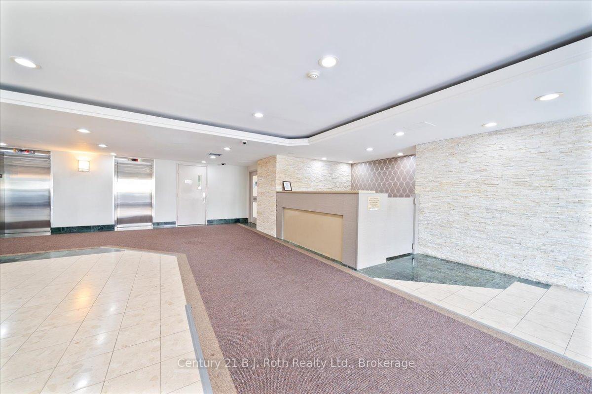 1 Bedroom Condo at 41 MARKBROOK, Toronto For sale