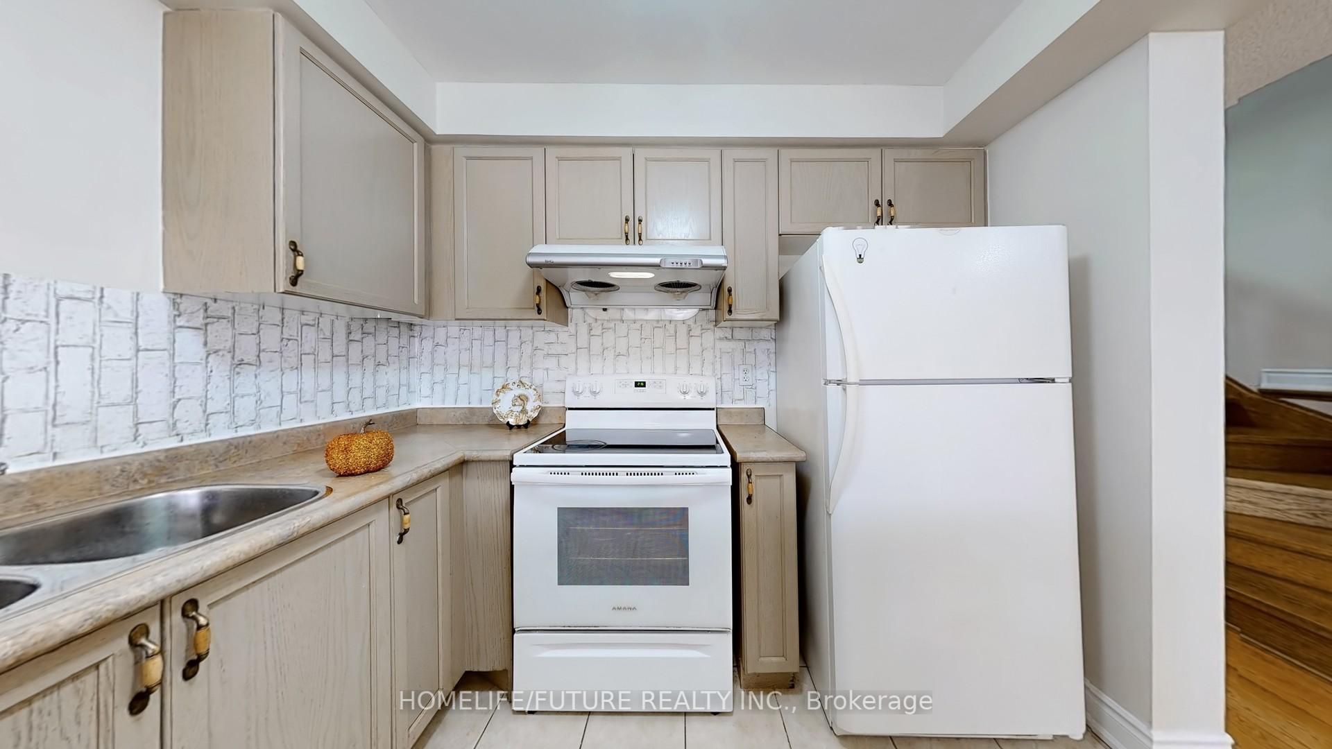 3 Bedrooms Condo at 435 Middlefield, Toronto For sale