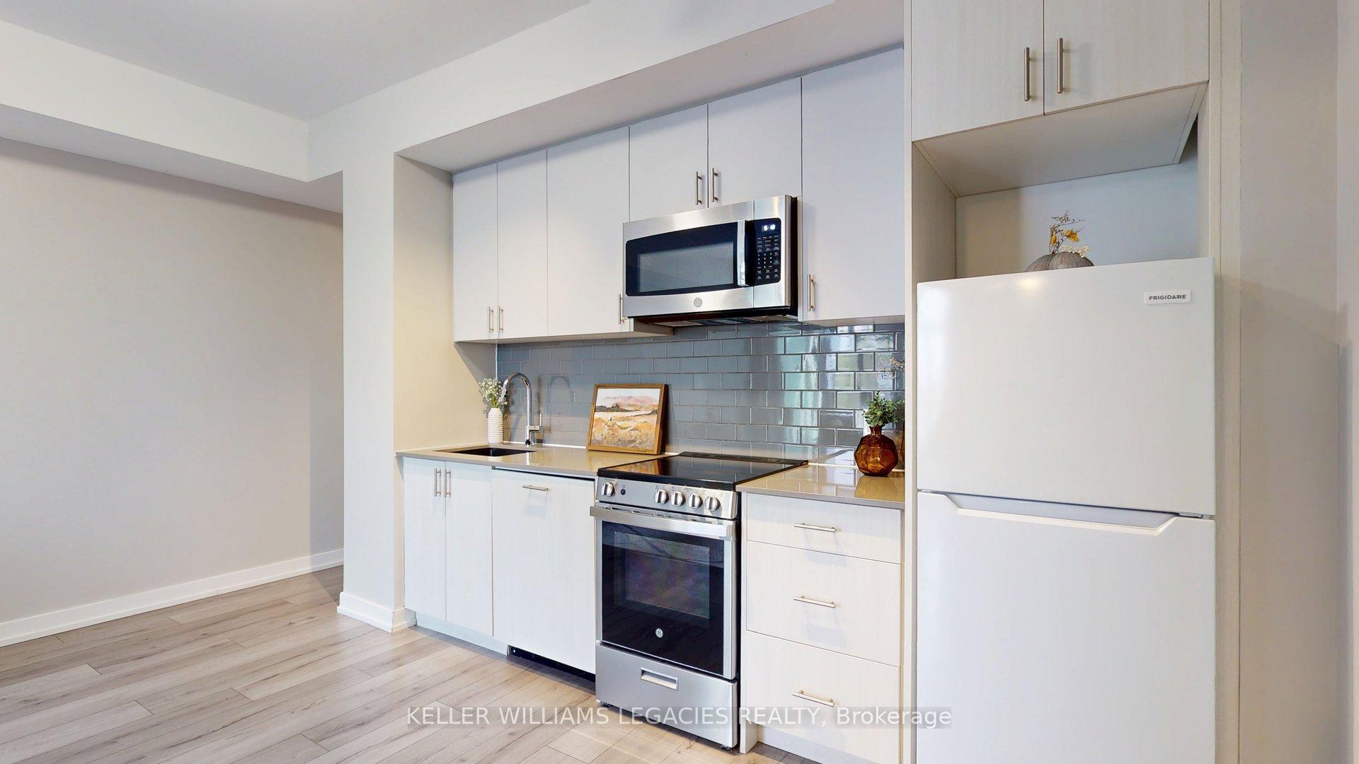 3 Bedrooms Condo at 1195 The Queens, Toronto For sale