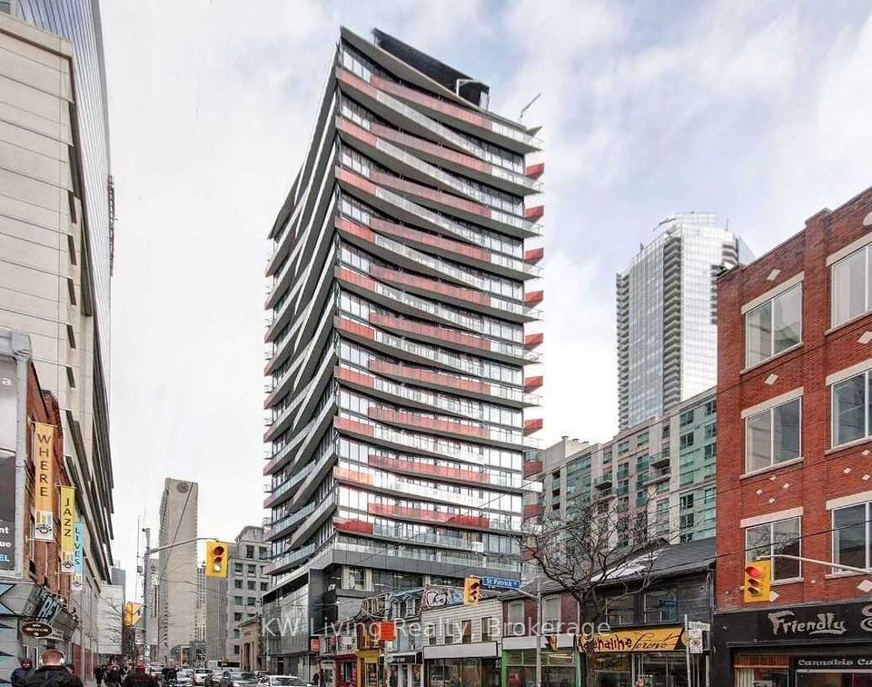 215 Queen