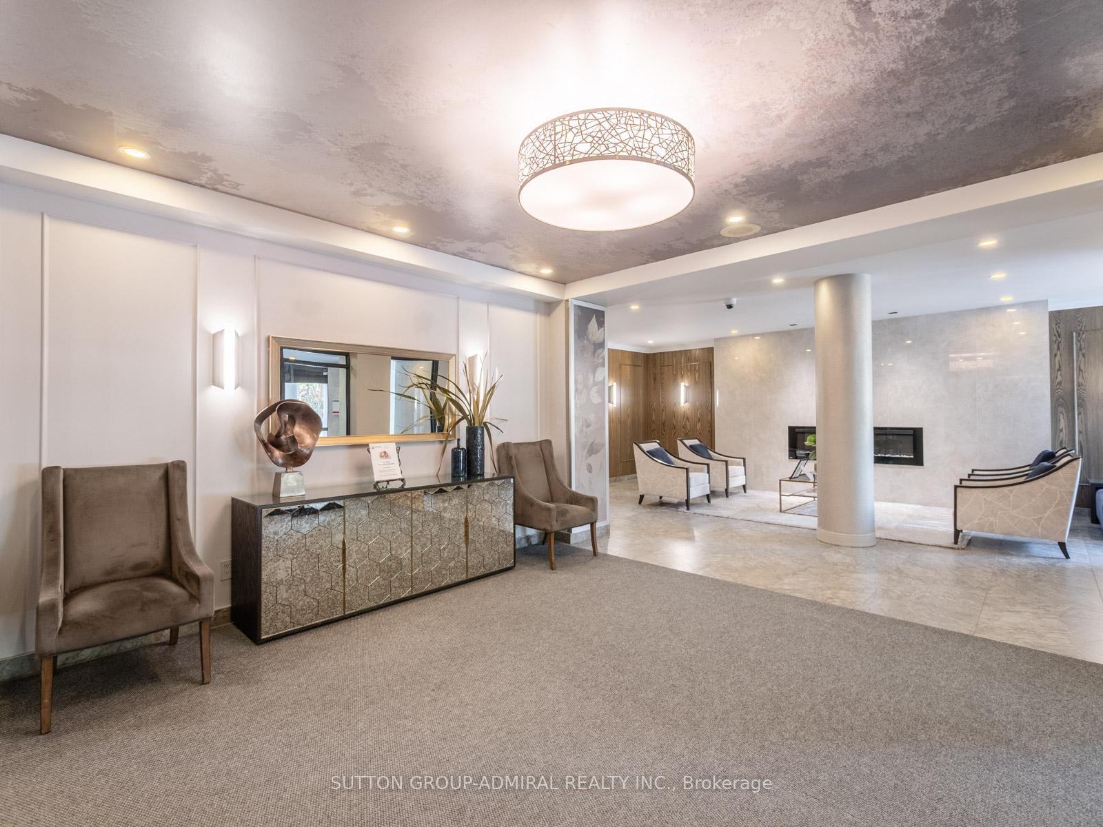 2 Bedrooms Condo at 120 Promenade, Vaughan For sale