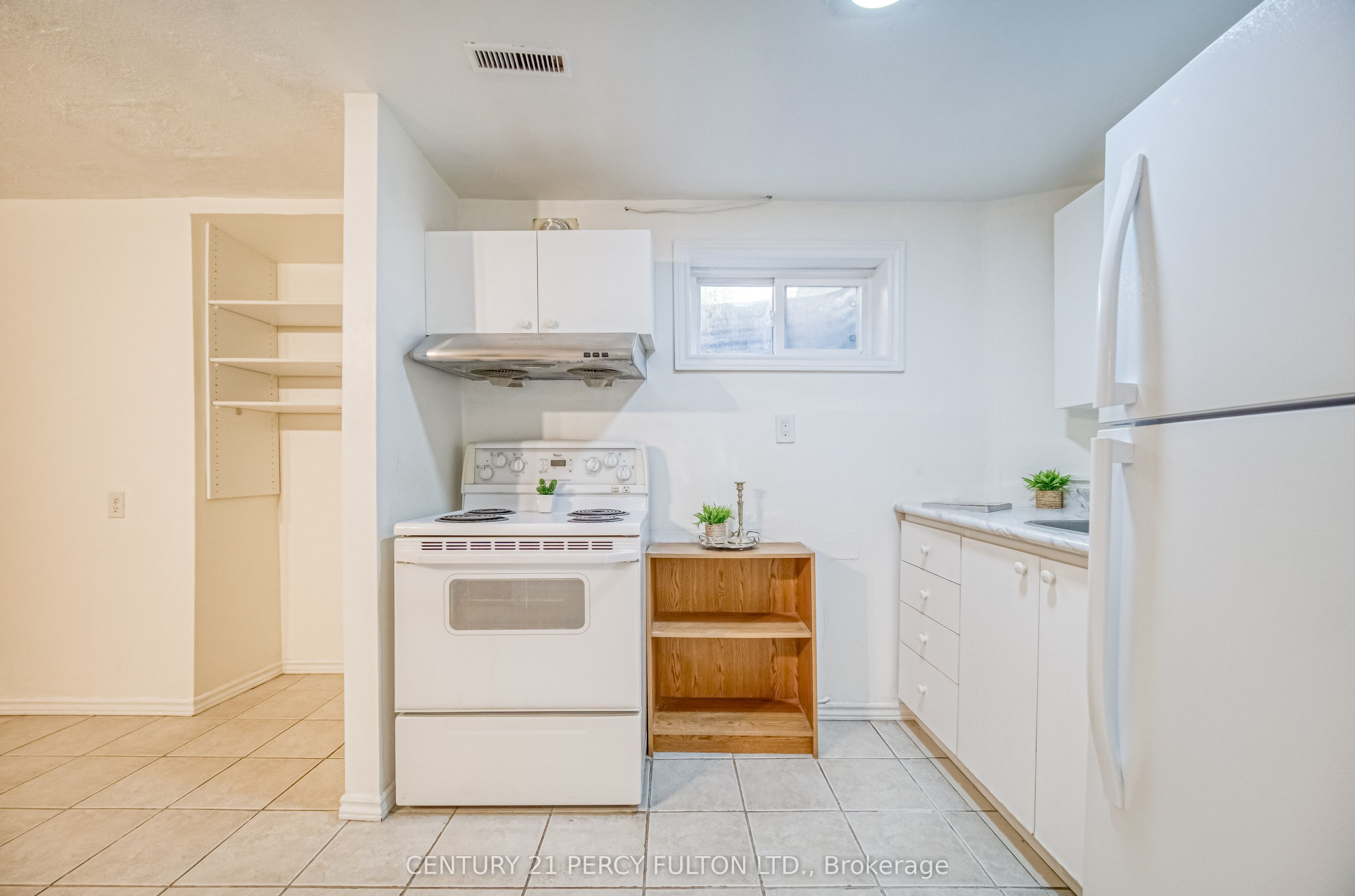 120 Granada Crescent