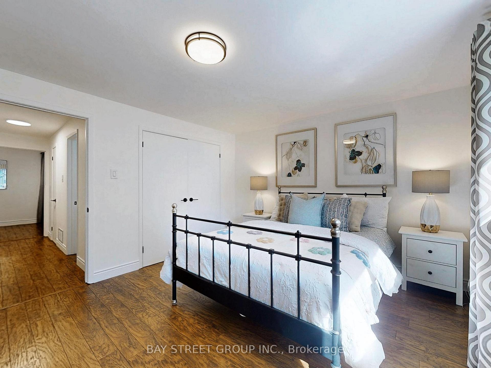 3 Bedrooms Condo at 89 Rameau, Toronto For sale