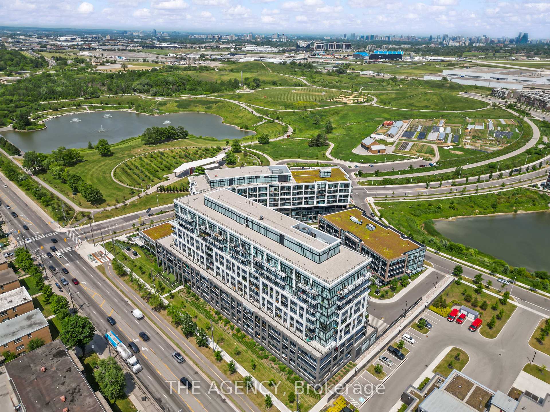 2 Bedrooms Condo at 60 George Butchart, Toronto For sale