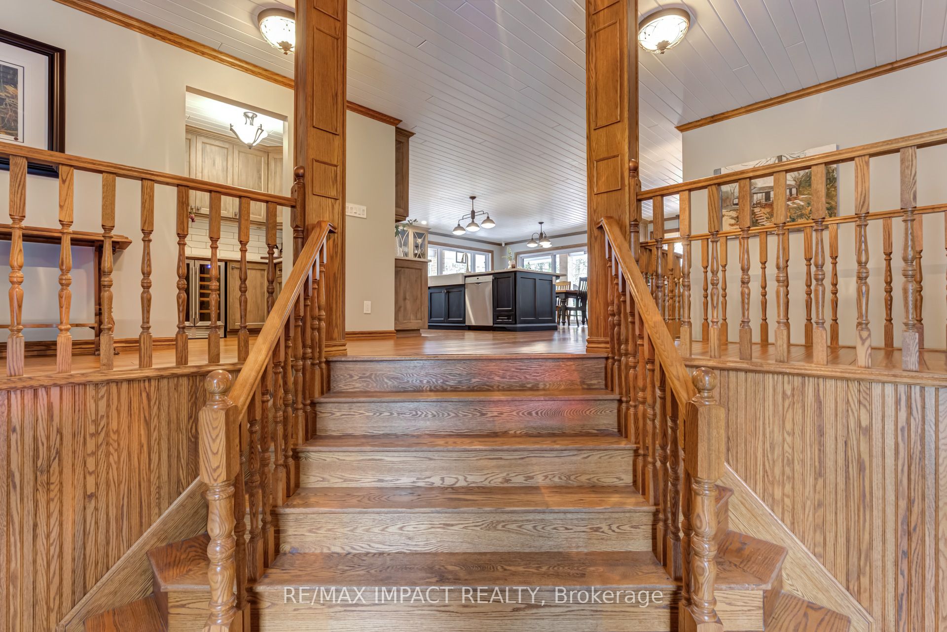 215 Raglan Road W