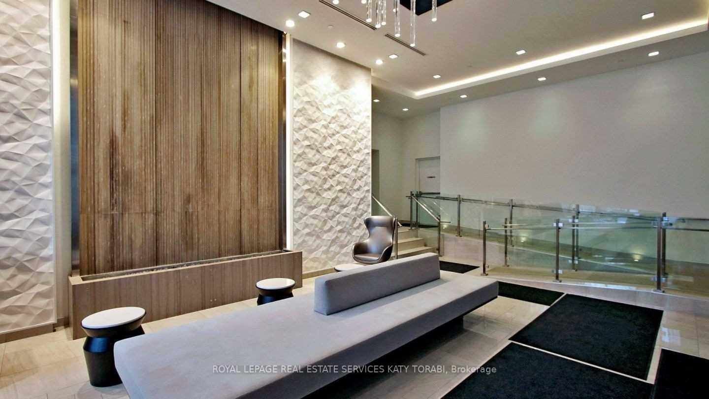 2 Bedrooms Condo at 28 Avondale, Toronto For sale