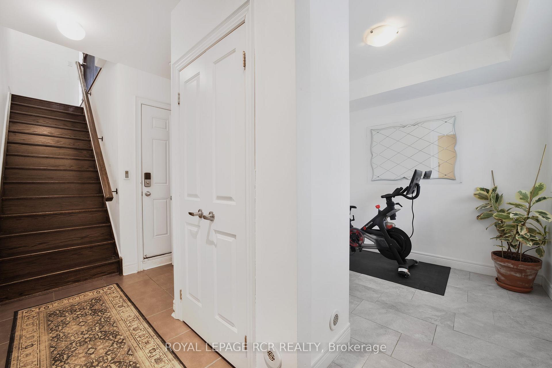 4 Bedrooms Condo at 8343 Kipling, Vaughan For sale