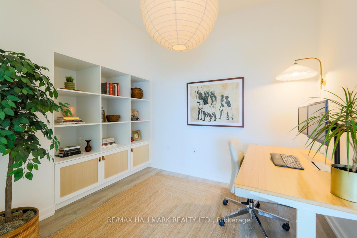 3 Bedrooms Condo at 20 Tubman, Toronto For sale