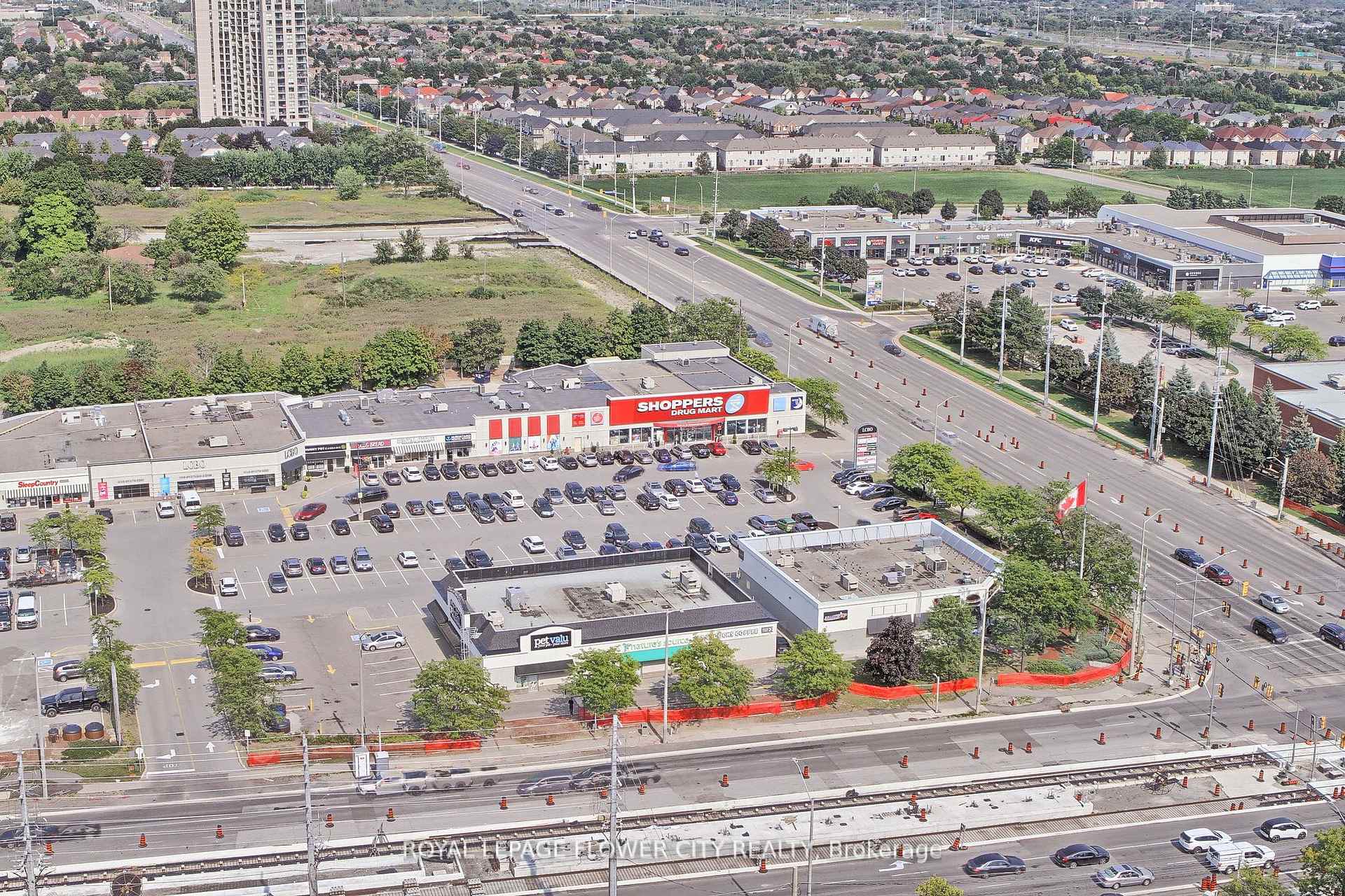 3 Bedrooms Condo at 5025 Four Springs, Mississauga For sale