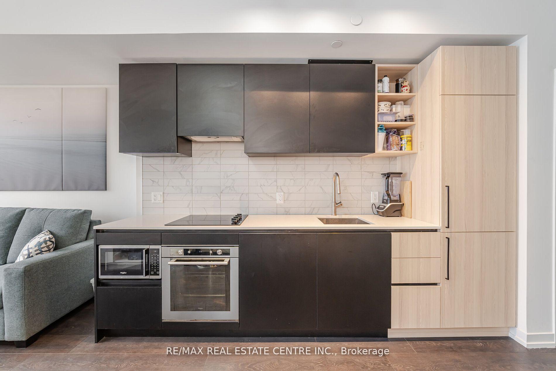 2 Bedrooms Condo at 55 Mercer,  Toronto For sale